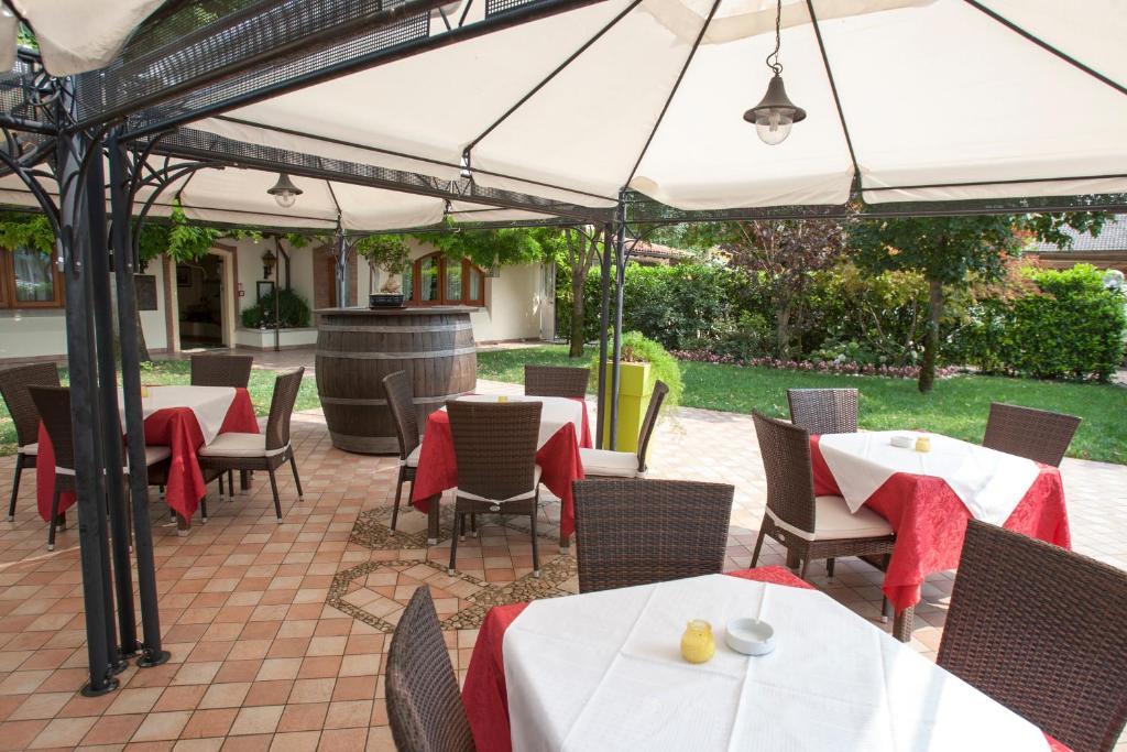 Hotel Ristorante Alla Botte Portogruaro Exterior photo